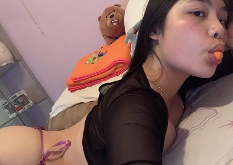 Fattestcat naked model image