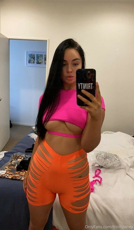 trinityjanex model top pic