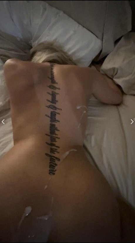 Lizzy musi erotic model gallery