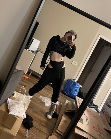 Poisonne perfect pornstar image