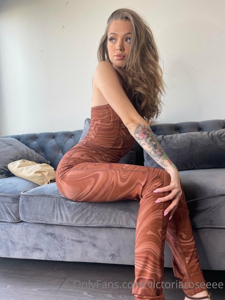 Woah Vicky pretty star pic