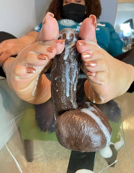 THEDCFOOTQUEEN model high quality pictures