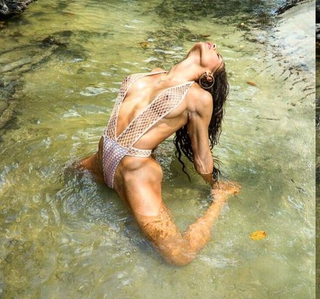 Shar Zayn high quality actress pic