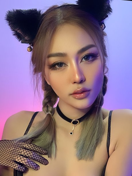 intimumi erotic model pictures