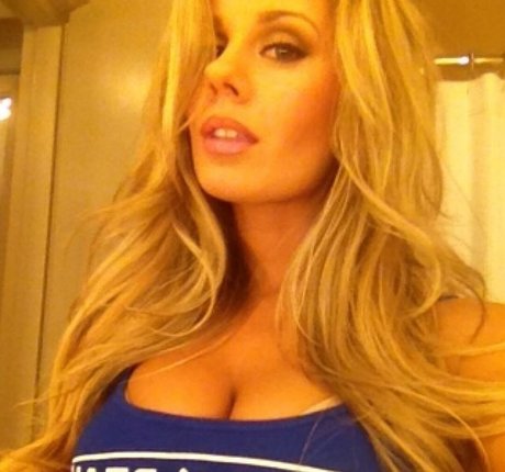 Midskarinnoelle model sexy gallery