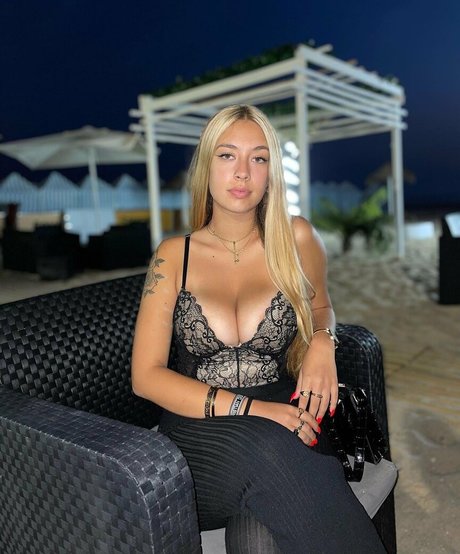 Rafaela Moutinho hd star photo