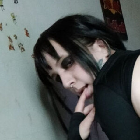 Kami Aishi exclusive star photo