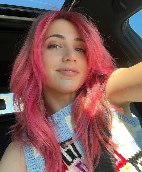 Emily Rudd pornographic actress image