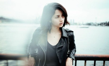 Emily Rudd nudes model photo