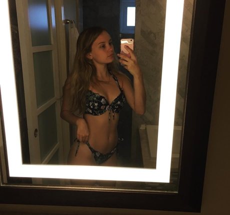 ASMR Darling free model gallery