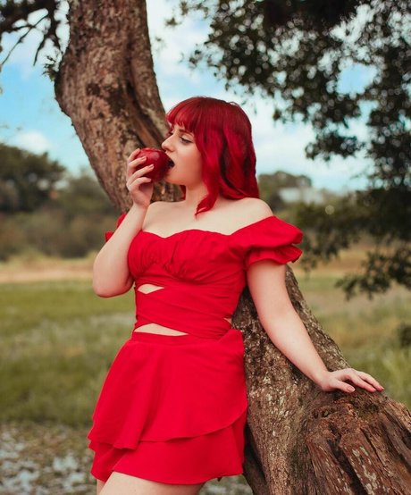 Anna Moreira perfect model images