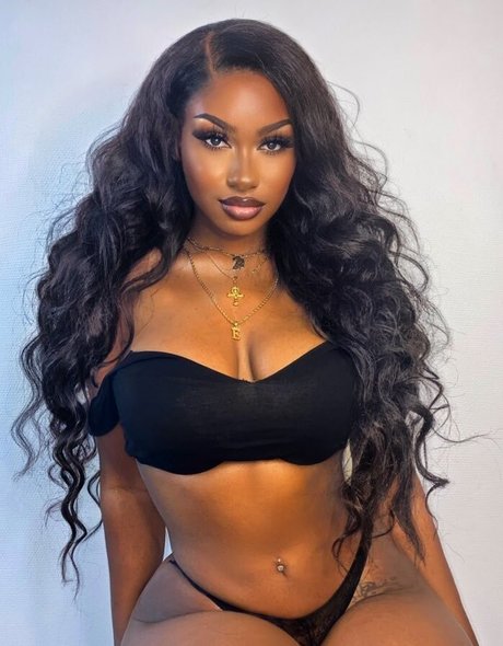 Elinda San star top pics