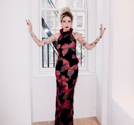 Halsey xxx pornstar picture