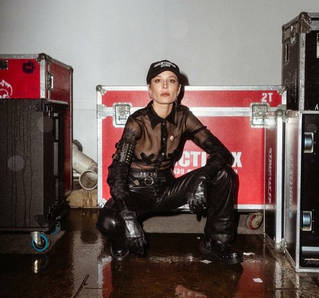 Halsey model xxx image