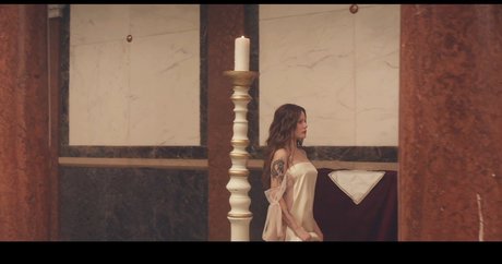 Halsey pornstar naked picture