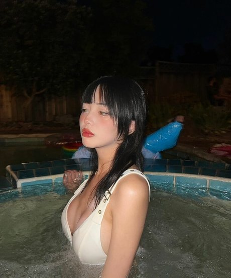 Ero Mei star naked pic