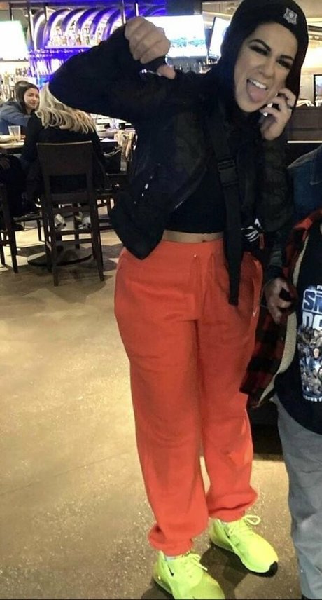 Bayley model exclusive photos