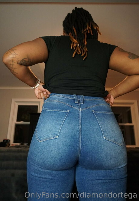 diamondortega model exclusive images