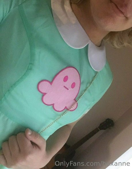 Hexanne model nice picture