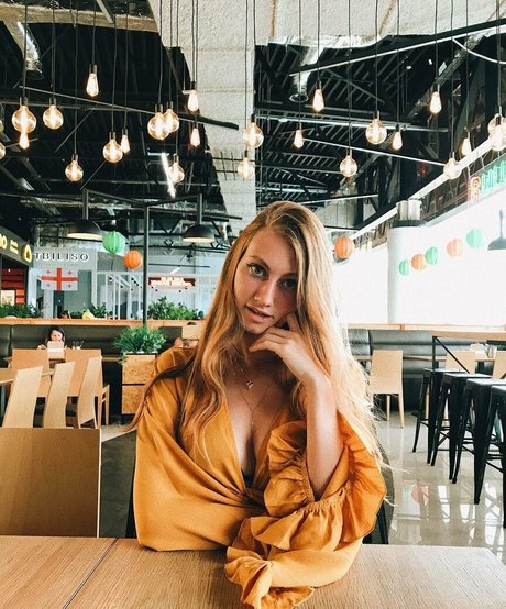 Umbird xxx pornstar pictures