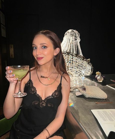 Ellie Schnitt pornstar hot pics