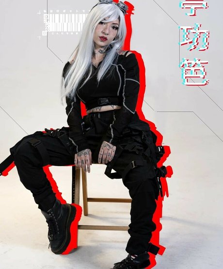 Aline Fox star exclusive archive