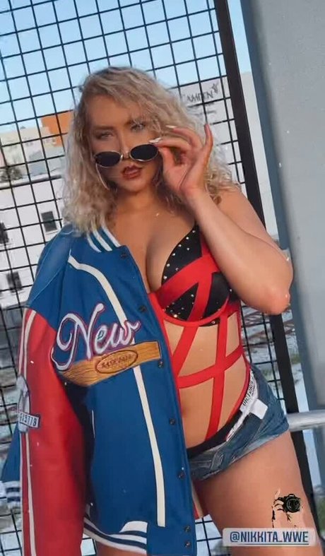 Nikkita Lyons star erotic picture