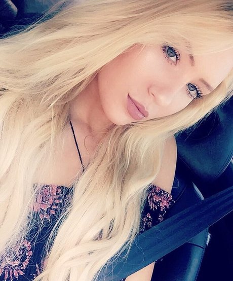 Nikkita Lyons pornstar image