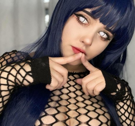 Moyumii nudes model picture