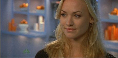 Yvonne Strahovski model sexy galleries