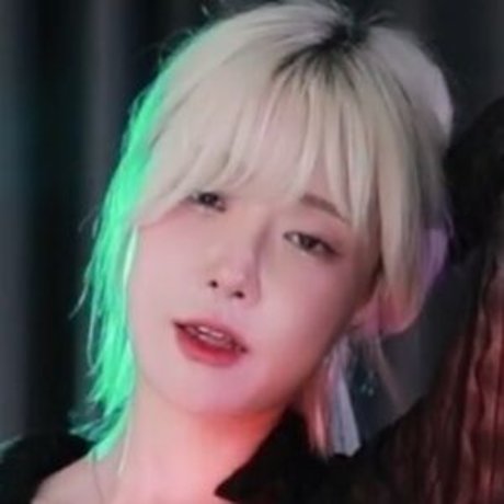 Newna ya pornstar exclusive picture