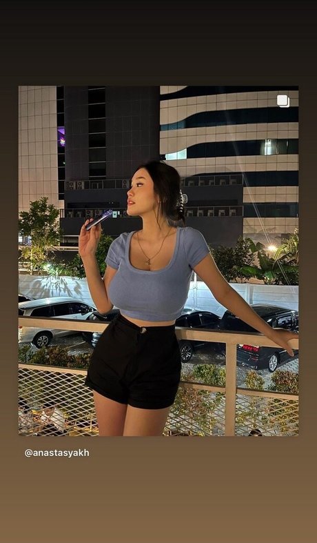 Anastasya Khosasih model top image
