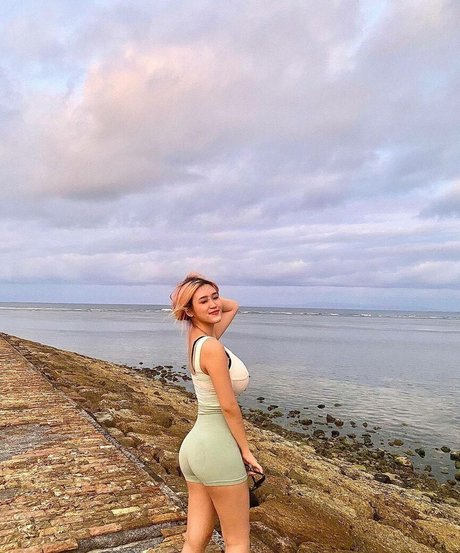 Anastasya Khosasih star nudes img