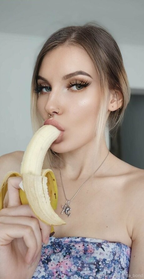 lida bond pornstar nude image