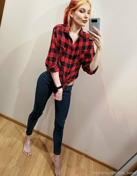 lida bond star beautiful photo