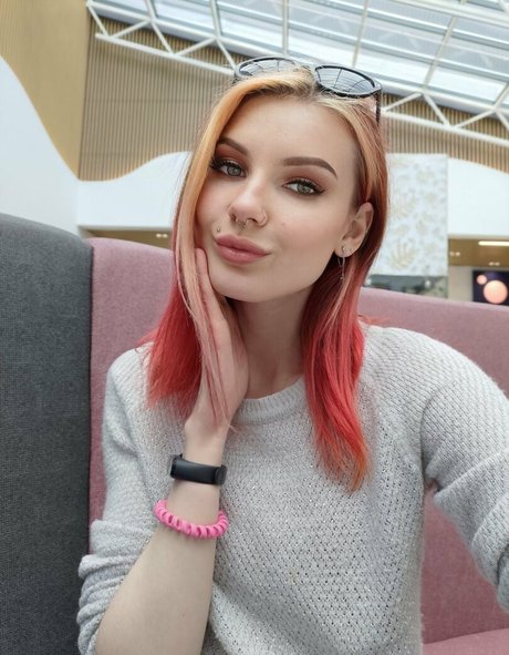 lida bond star hot photo