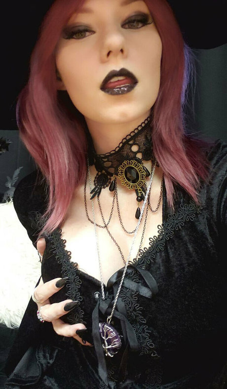 sinnocentfree nude actress pictures