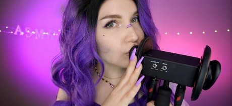KittyKlaw ASMR star nude img