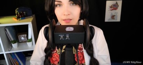 KittyKlaw ASMR sexy model img