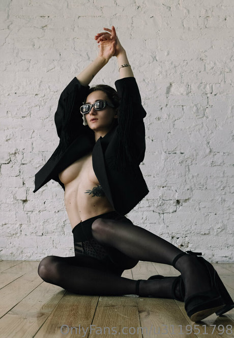 sara bernal art actress photos