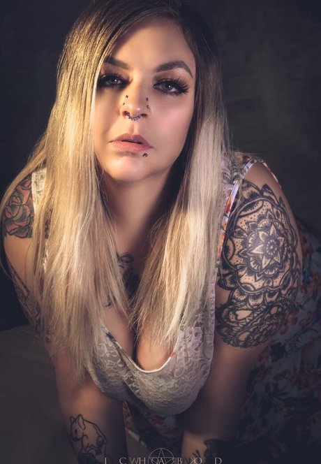 inkedshyvixen sex actress pic