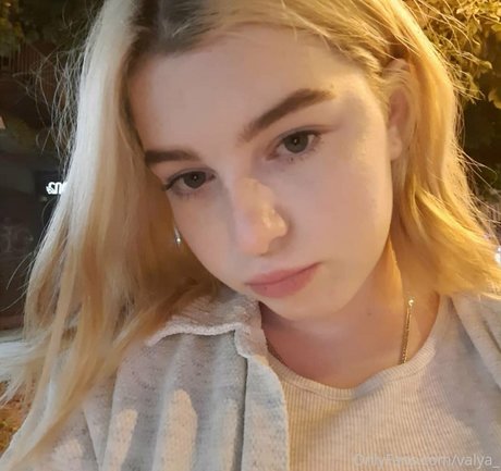 valya_ pornstar nudes image