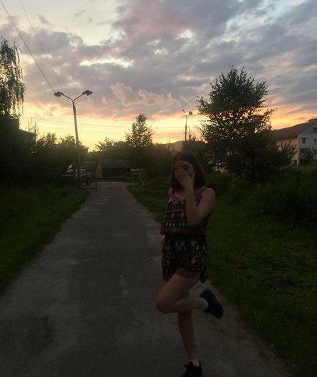 valya_ model erotic pic