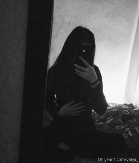 valya_ Profile pic