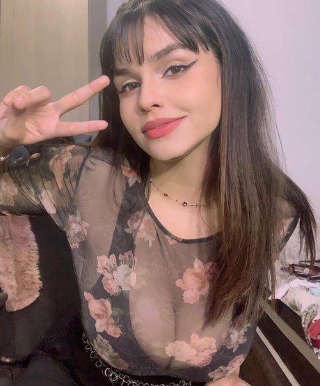 Robertinha naked pornstar img