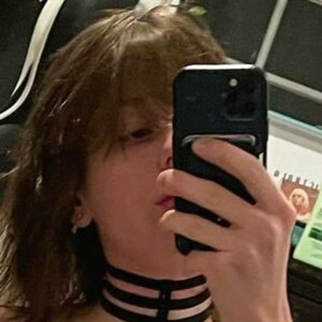 finnlewisxxx model galleries