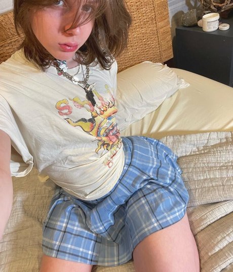 finnlewisxxx pretty actress picture