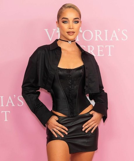 Jasmine Sanders hd star img