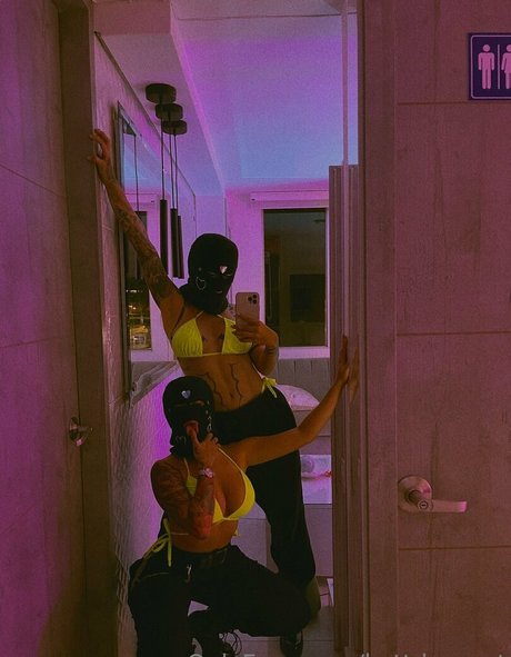 DElettraa high quality model pics