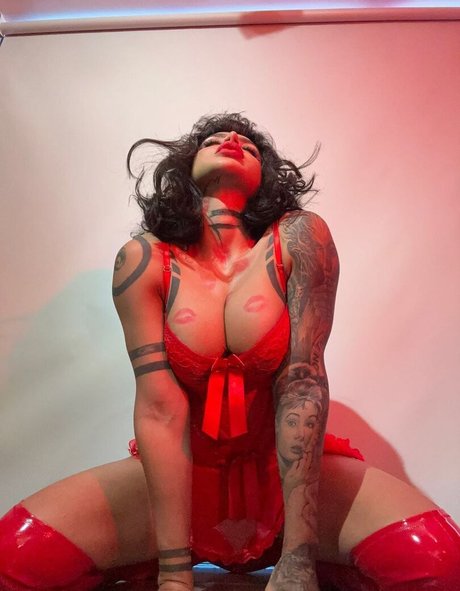 DElettraa erotic pornstar img